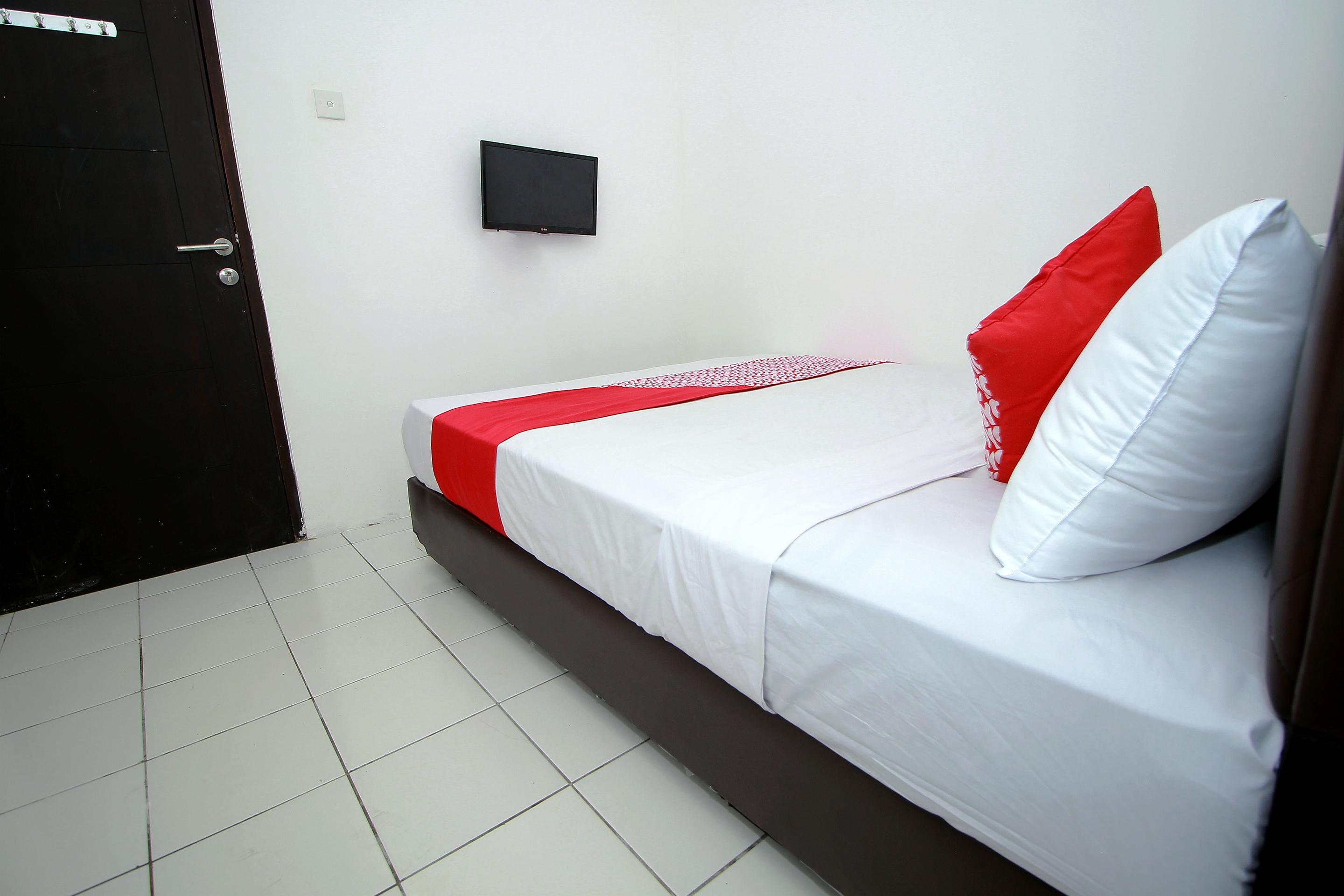 Super Oyo 1678 Jati Exclusive Homestay Бенгкулу Экстерьер фото