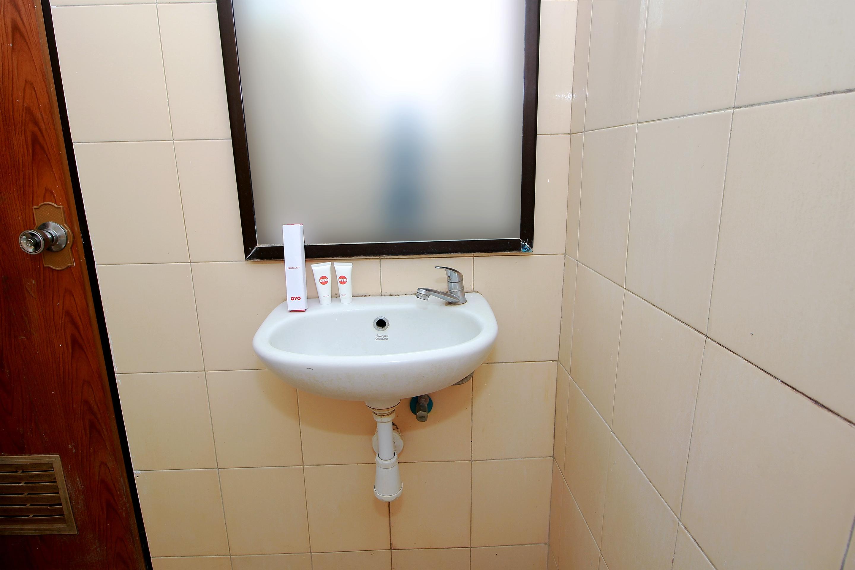 Super Oyo 1678 Jati Exclusive Homestay Бенгкулу Экстерьер фото